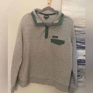 Patagonia women’s XL quilted 1/4 snap pullover!